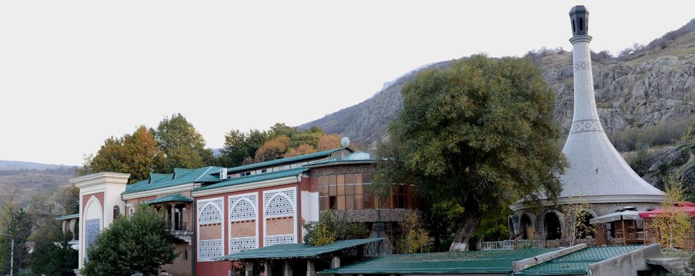 Продается загородный ресторан Чинарас