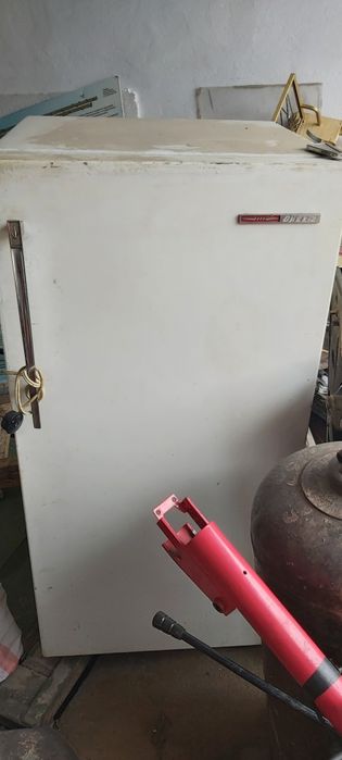 Продам холодильники советские