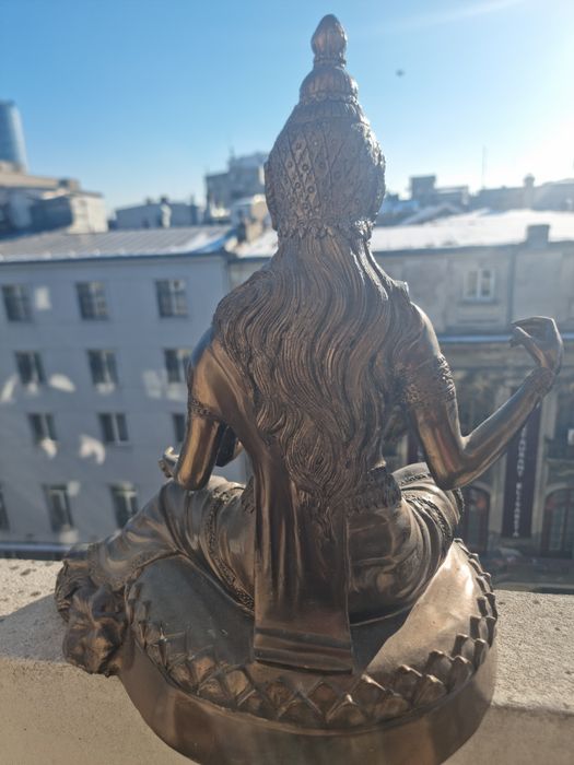 Statueta din bronz masiv  reprezentand zeiței Saraswati