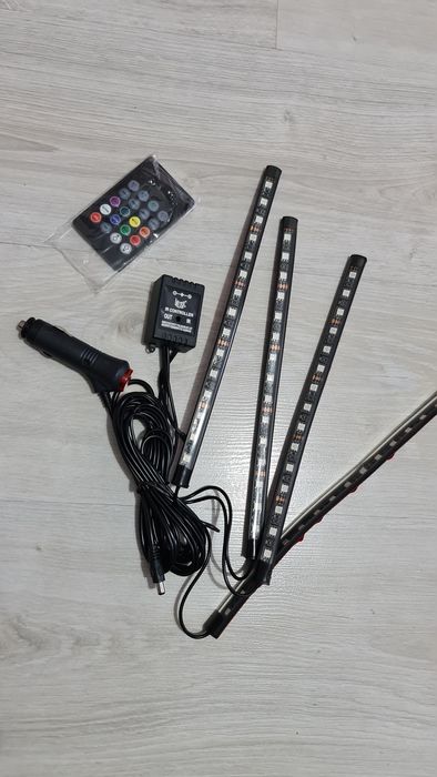 Banda led interior auto lumini picioare 12 leduri rgb ambientala