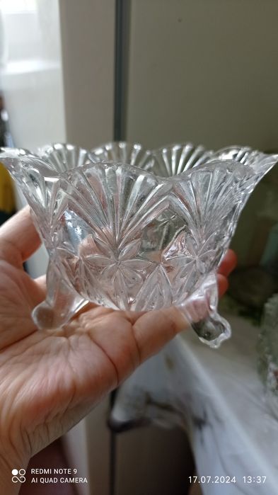 Продам хрустальные вазы