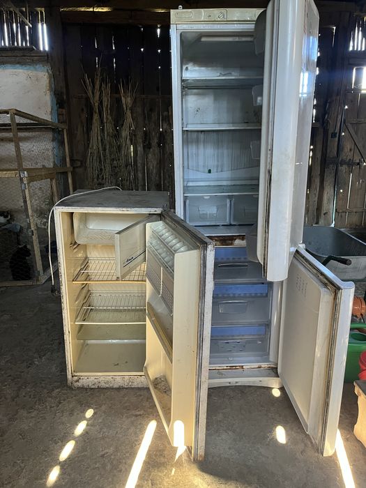 2 frigidere cu congelator