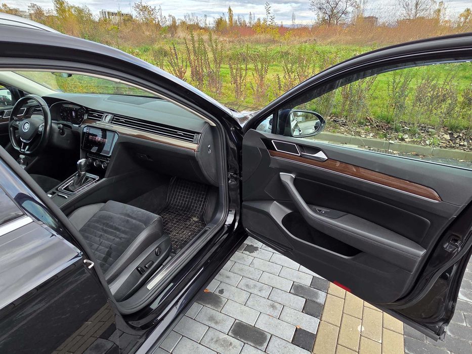 VW Passat B8 комби, 2018 г., 2.0 бензин TSI, Full LED, DSG автоматик