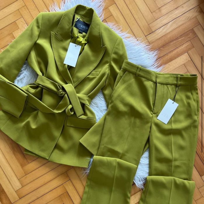 Дамски костюм Zara