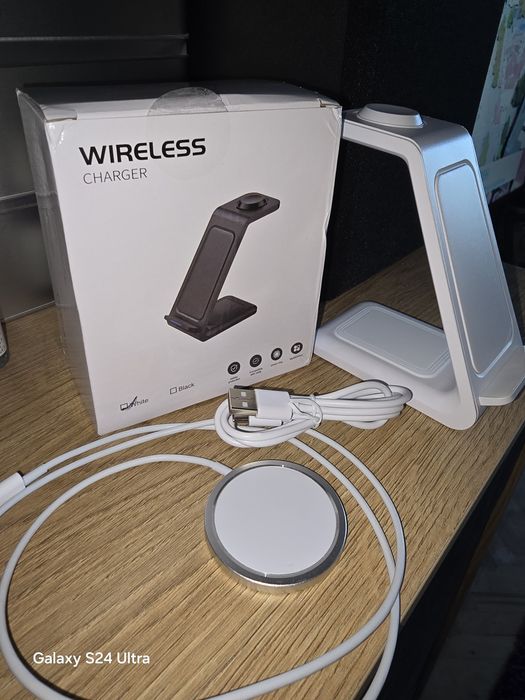 Безжично зарядно устройство за телефони и часовници