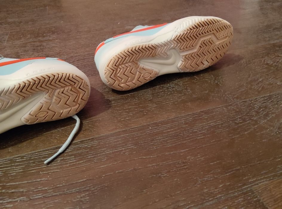 Оригинални маратонки Nike Air Zoom Resistance