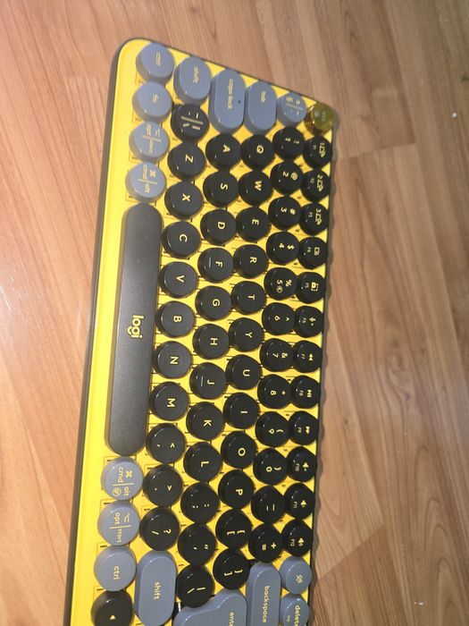 Геймърски комплект мишка и клавиатура Logitech Pop Keys и мишка GXT Trust!