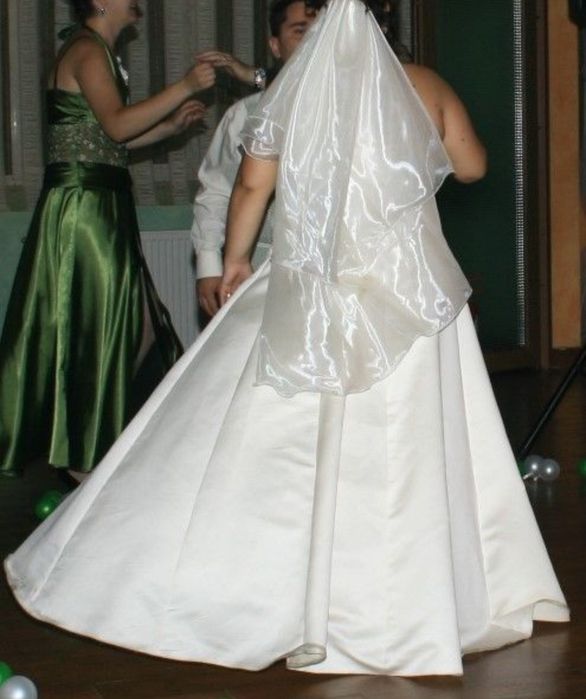 Rochie mireasa și accesorii