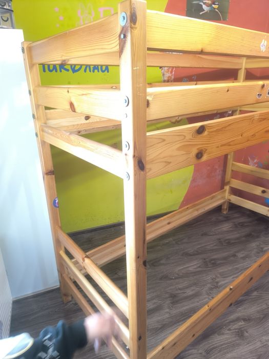 Двуетажно легло с 2бр матраци