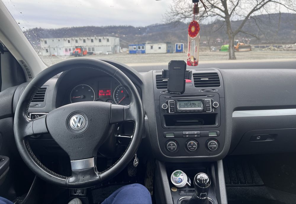 Vând golf 5 rabbit 1.9 tdi