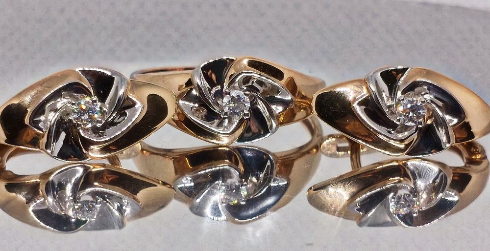 Золотой набор с бриллиантами