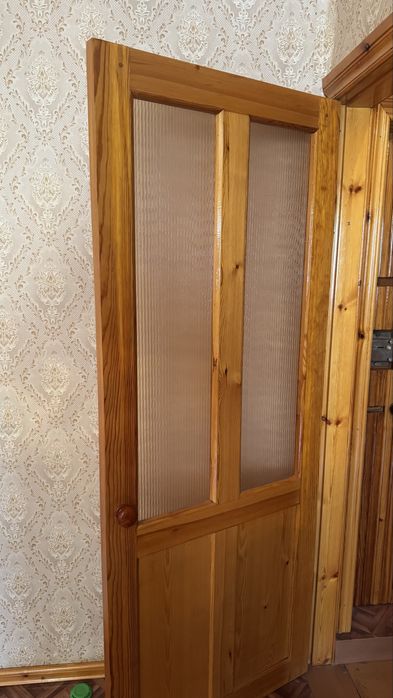 Дверь деревянная