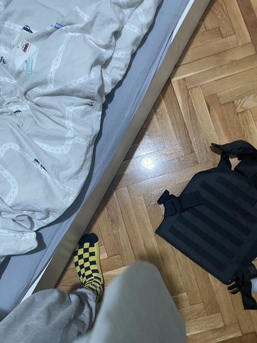 Vesta tactica usoara , cu buzunare pentru incarcatoare airsoft