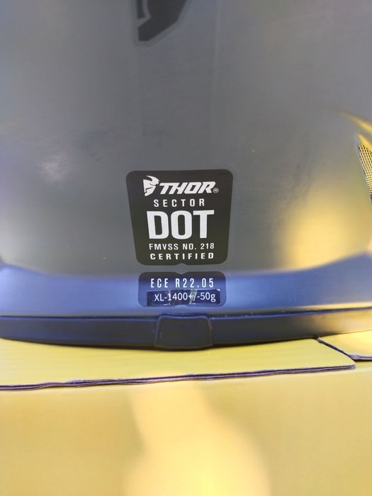 Vând casca și ochelari moto Thor