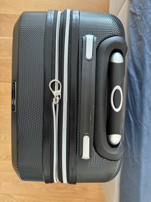 Чисто нов Samsonite куфар