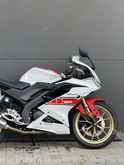 Yamaha yzf125r dominator