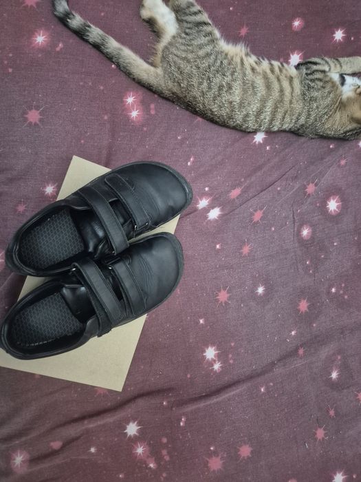 Продаю обувь для школы