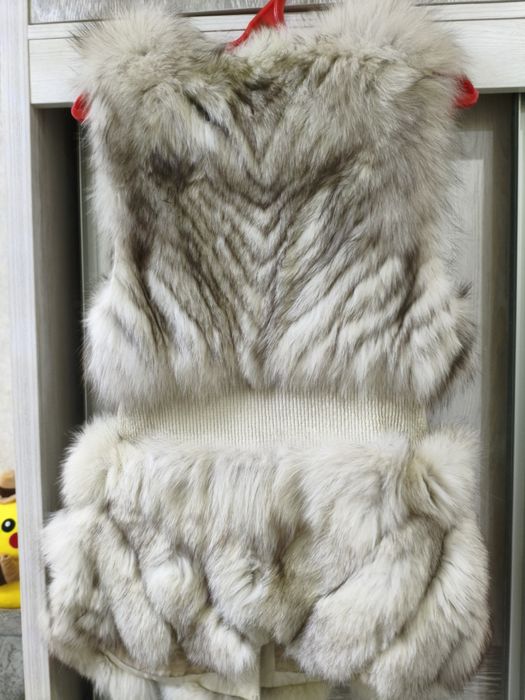 Женская жилетка натуральный мех