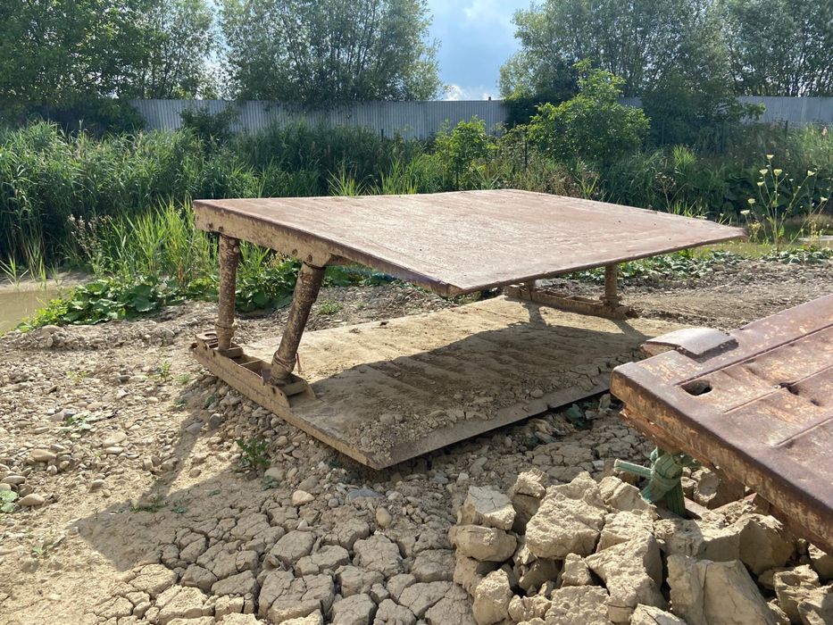 Dispozitiv sprijinire mal lucrari canal