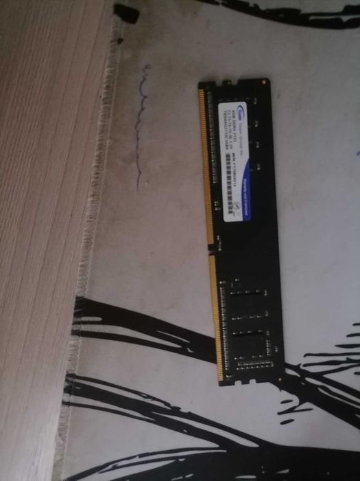 Продам ОЗУ в отличном состоянии DDR 4