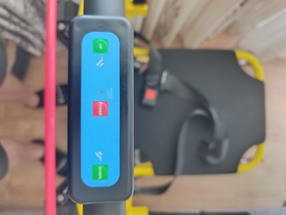 Vând scaun electric de urcat și coborât trepte pte
