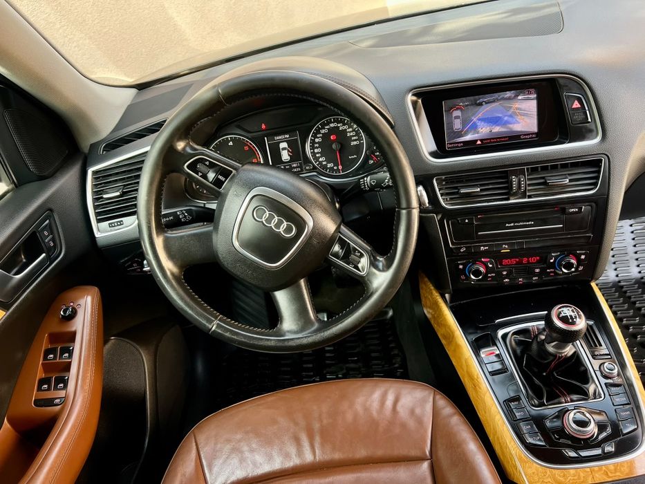 Audi Q5 Quattro 2.0 TDI*Euro 5*Incalzire scaune fata-spate*Dublu climatronic*Carlig*Tempomat*Top