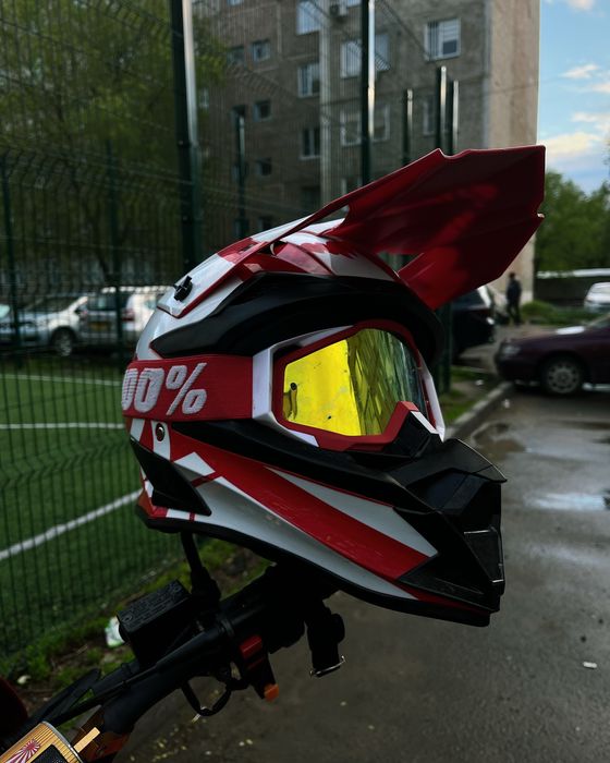 продам кроссовый шлем FOX