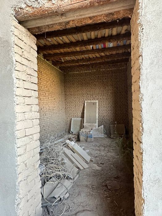 Курулиши битмаган ховли сотилади 8 суток