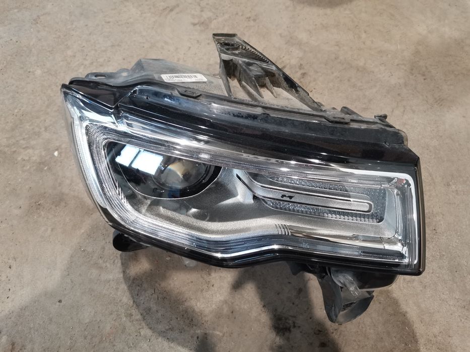 Far, tragar, armatură  jeep grand cherokee summit 2018