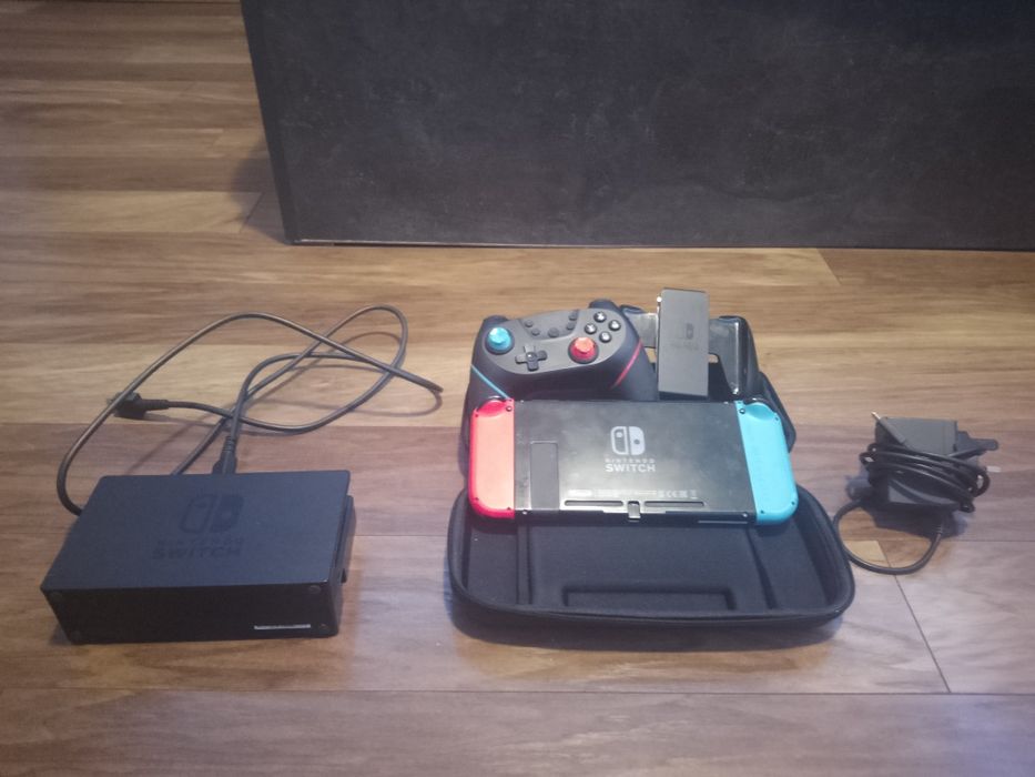 Nintendo switch с joy-con drift и проблемен game card slot reader