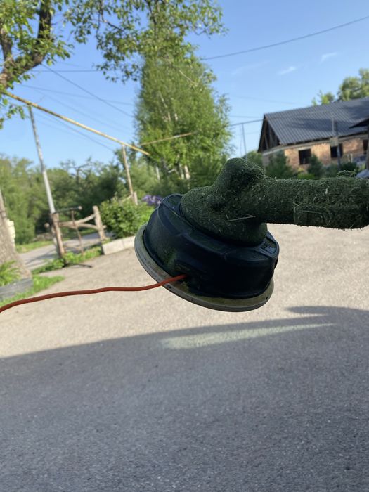 Покос травы с триммером