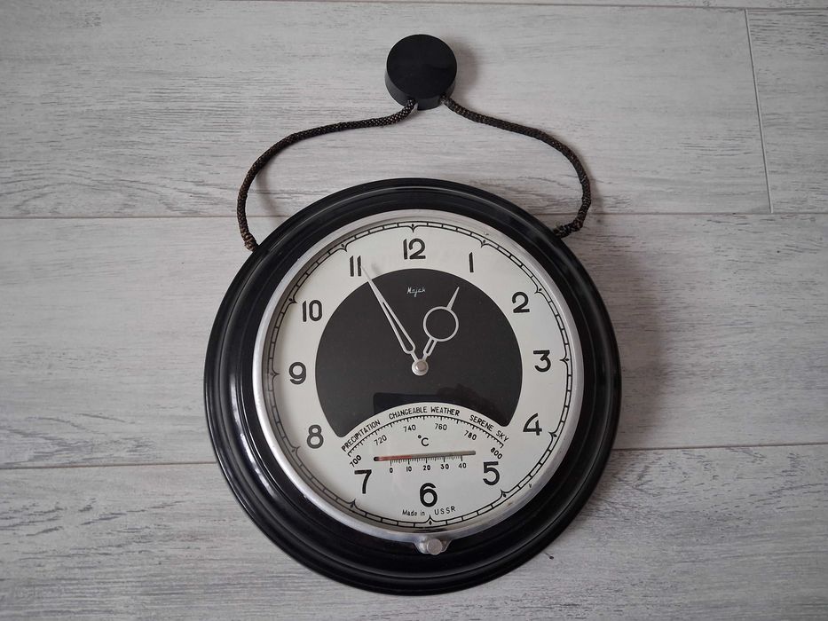 Стар бакелитов часовник,термометър МАЯК