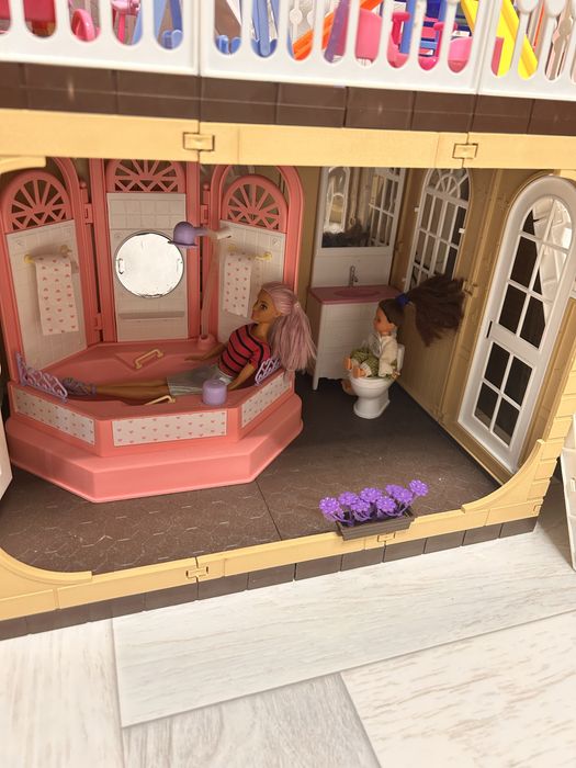 Домик игрушечный