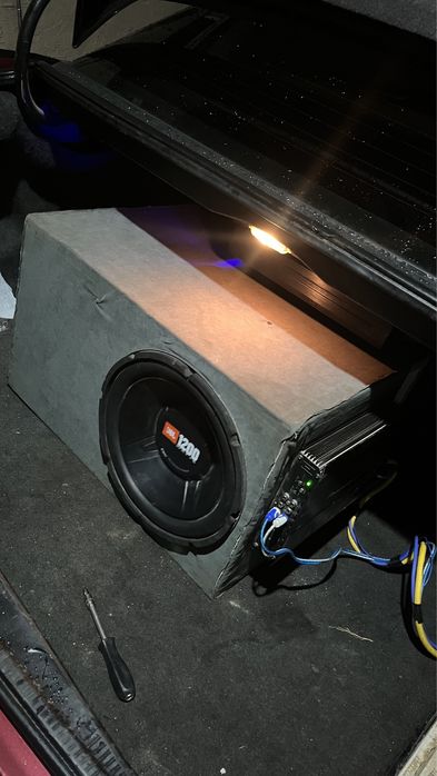 продам сабвуфер с усилителем