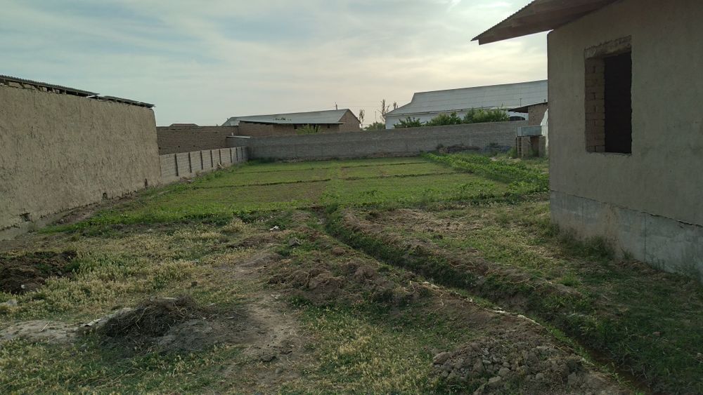 Yer sotiladi qarshidan