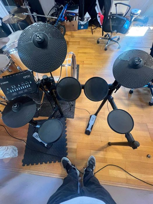 Electronic Drum Set Yamaha DTX402K