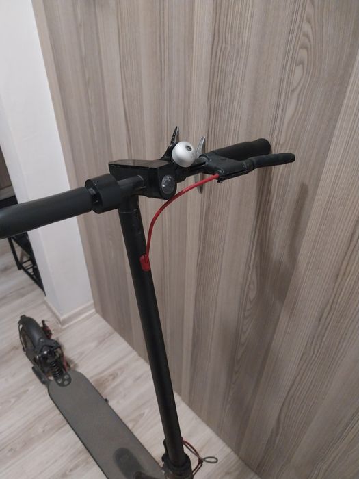 Trotineta Electrica Xiaomi M365 + Boxa JBL Go 3