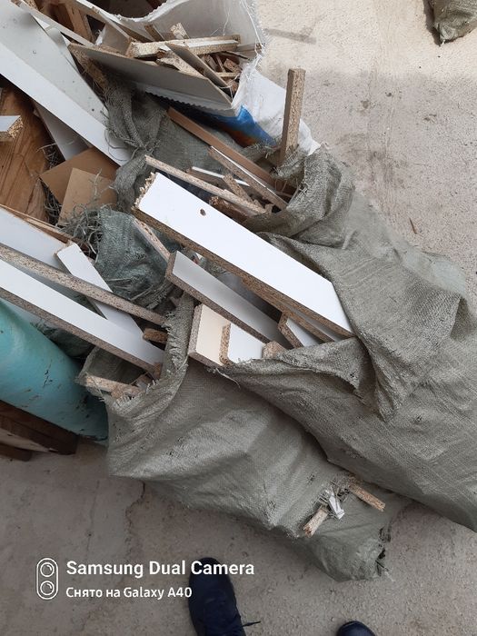 Деревянные дрова в мешках