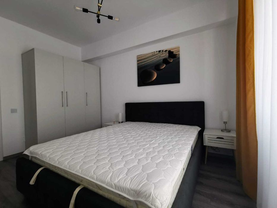 Închiriez apartament 2 camere (fond nou 2022) + loc parcare privat