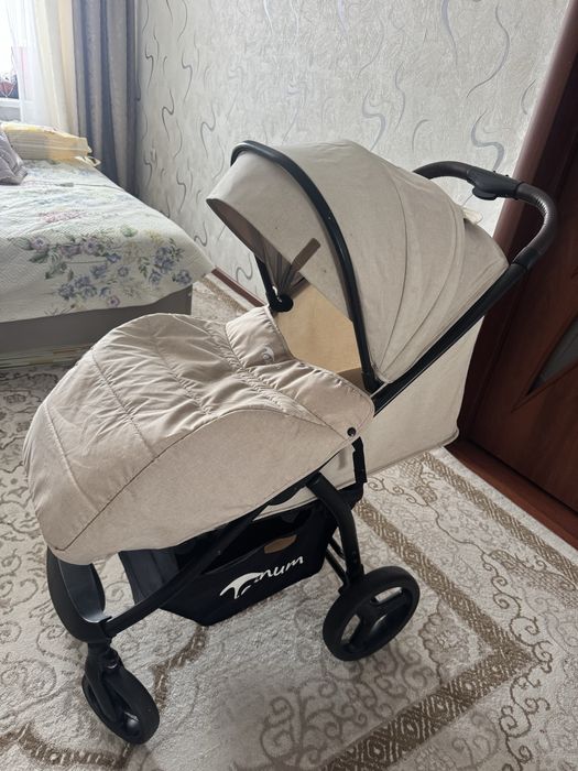 Коляска отличного качества текнум