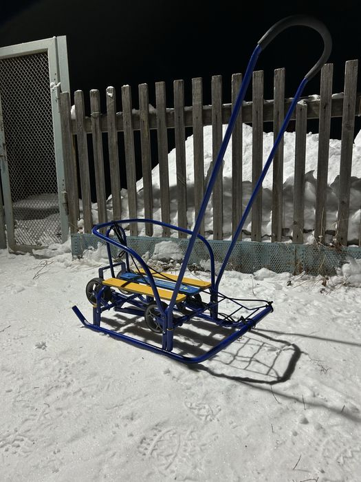 Продам детские санки с колесиками