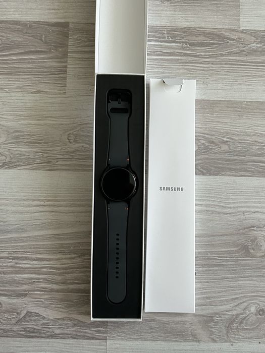 Смартчасовник samsung watch fe