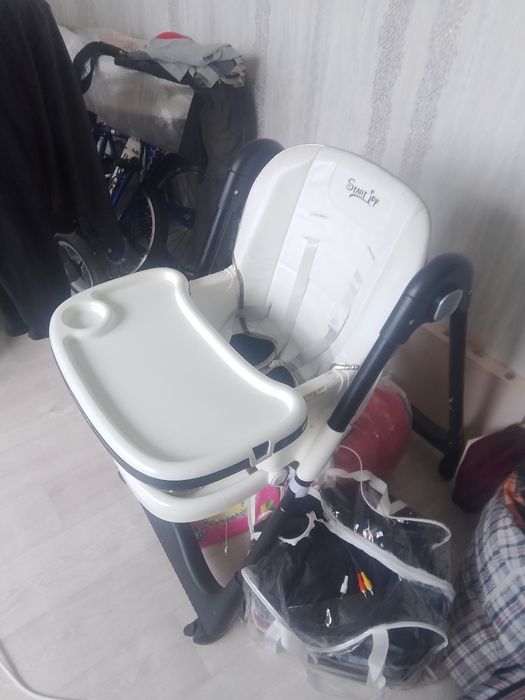 Продам обеденный стол детский