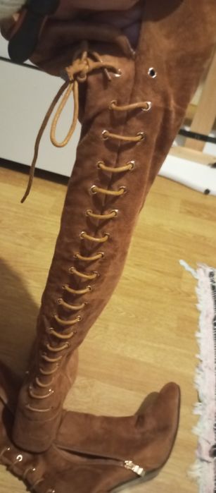 Cizme peste genunchi