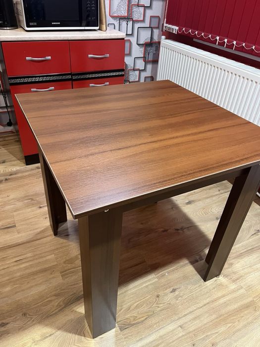 Трапезна маса 80х80