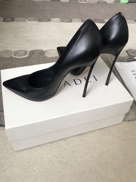 CASADEI marimea 39 NOI!