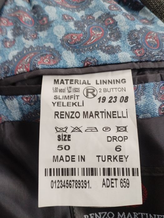 Продам костюм тройка