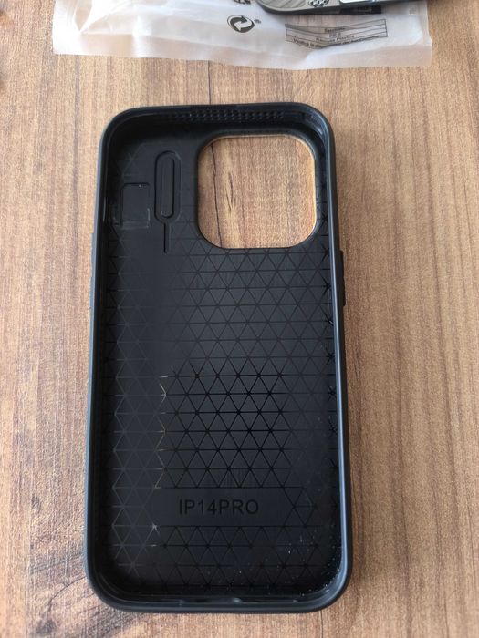 2 броя кейс за Iphone 14 pro