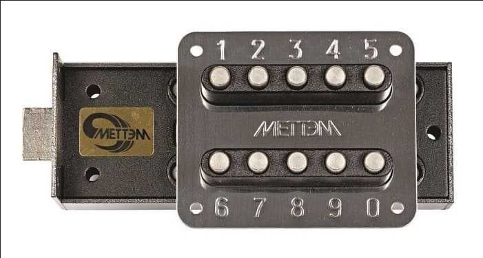 продается кодовый замок б/у и новый для двери и доводчик для автомати