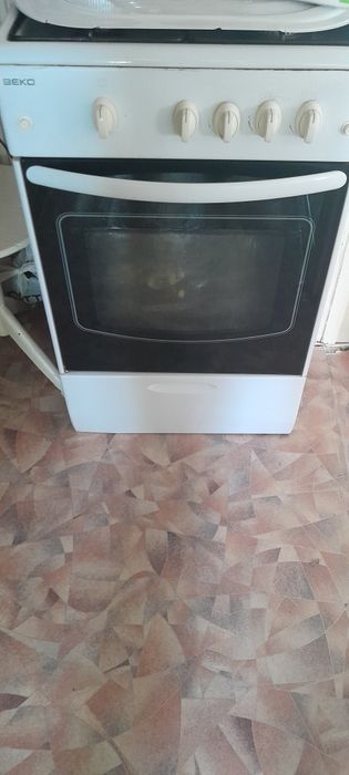 Продам газовую плиту